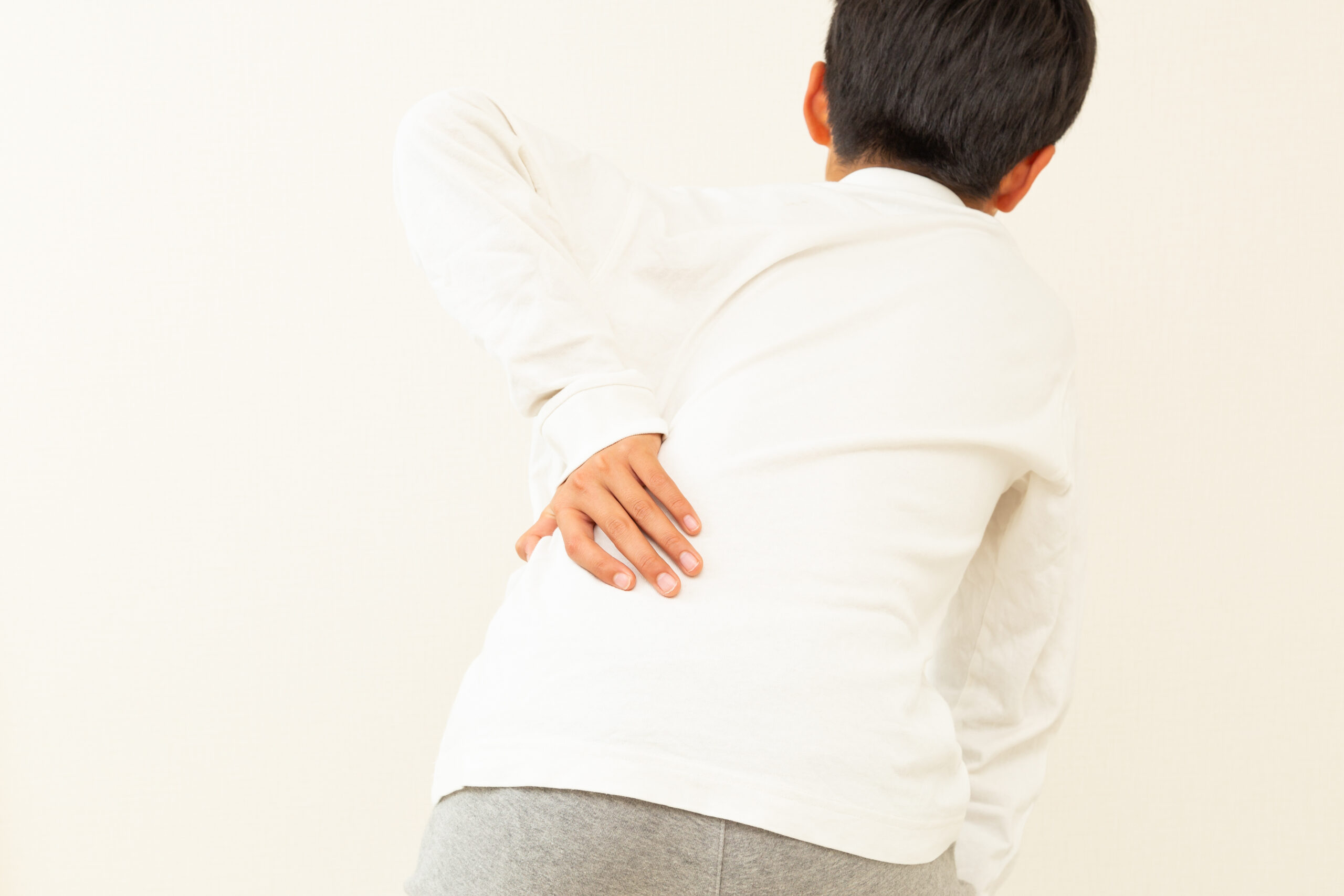 腰椎分離症とは？疑った方が良い症状について解説